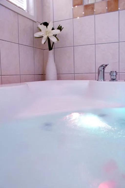Treetop Spa Hangout & Hotel Gothenburg